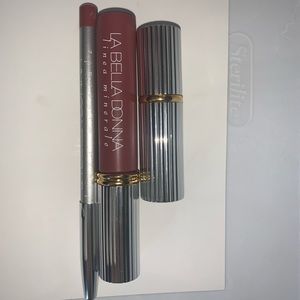 La Bella Donna’s lip set